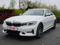 Używany BMW 330e Luxury Line 252 KM (185 kW) 2022 Biały Sedan/Limuzyna