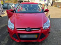 Gebraucht Ford Focus 100 PS (73 kW) 2013 Rot Kleinwagen