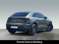 Nuova Porsche Macan 330 kW (449 CV) 2026 Verde SUV