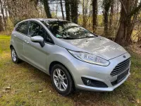 Usata Ford Fiesta 80 CV (58 kW) 2015 Argento Utilitaria