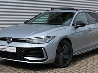 Gebraucht VW Passat R-line 150 PS (110 kW) 2024 Oyster silver metallic Kombi