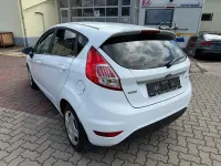 Usata Ford Fiesta 125 CV (91 kW) 2016 Bianco Utilitaria