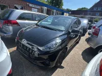 Gebraucht Hyundai i10 Trend 67 PS (49 kW) 2021 Schwarz Kleinwagen