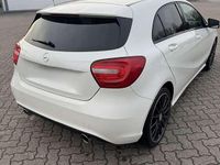 Gebraucht Mercedes A180 122 PS (89 kW) 2012 Weiß Kleinwagen