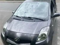 Gebraucht Toyota Yaris 99 PS (72 kW) 2011 Grau Kleinwagen