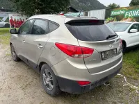 Gebraucht Hyundai ix35 Premium 163 PS (119 kW) 2010 Silber SUV