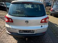Gebraucht VW Tiguan 140 PS (102 kW) 2009 Grau SUV