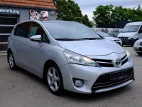 Gebraucht Toyota Verso Life 177 PS (130 kW) 2013 Silber Van / Kleinbus