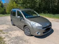 Gebraucht Peugeot Partner Tepee 92 PS (67 kW) 2012 Van / Kleinbus