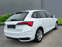 Neu Skoda Scala Essence 116 PS (85 kW) 2025 Weiss Kleinwagen