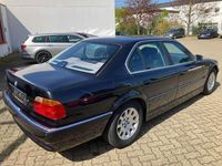 Second-hand BMW 730 184 CP (135 kW) 2000 Negru Berlinǎ