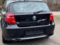Gebraucht BMW 116 122 PS (89 kW) 2009 Schwarz Kleinwagen