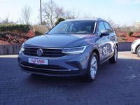 Gebraucht VW Tiguan Active 131 PS (96 kW) 2022 Mondsteingrau SUV