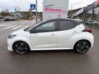 Neu Toyota Yaris Hybrid Plus 131 PS (96 kW) 2025 Platinweiß / schwarz Kleinwagen