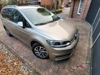 Używany VW Touran 110 KM (80 kW) 2017 Beżowy Minivan