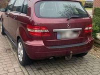 Gebraucht Mercedes B180 109 PS (80 kW) 2005 Rot Van / Kleinbus