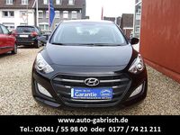 Gebraucht Hyundai i30 YES! 101 PS (74 kW) 2015 Phantom black / mic Kleinwagen