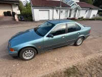 Gebraucht BMW 318 116 PS (85 kW) 1997 Grün Limousine