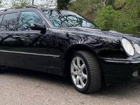 Gebraucht Mercedes E280 204 PS (150 kW) 2001 Schwarz Kombi