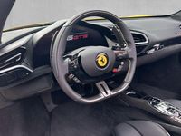 Gebraucht Ferrari 296 829 PS (609 kW) 2024 Gelb Cabrio