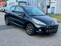 Gebraucht Peugeot 207 Forever 95 PS (69 kW) 2012 Schwarz Kleinwagen