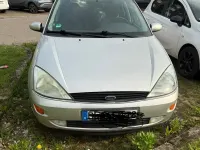 Gebraucht Ford Focus 100 PS (73 kW) 2000 Silber Kombi