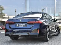 Gebraucht BMW 520 M Sport 197 PS (144 kW) 2024 Tansanitblau Limousine