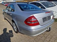 Gebraucht Mercedes E220 Avantgarde 150 PS (110 kW) 2003 Brillantsilber  metalliclack Limousine
