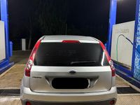 Gebraucht Ford Fiesta 69 PS (50 kW) 2006 Silber Kleinwagen