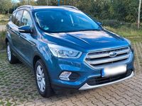 Gebraucht Ford Kuga 150 PS (110 kW) 2019 Blau SUV