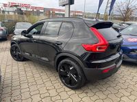 Neu Volvo XC40 Plus 163 PS (119 kW) 2026 Schwarz SUV