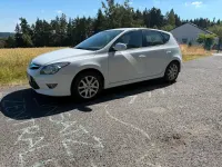 Gebraucht Hyundai i30 109 PS (80 kW) 2011 Weiß Limousine