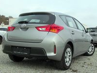 Gebraucht Toyota Auris 99 PS (72 kW) 2014 Silber metallic Limousine