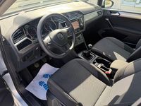Gebraucht VW Touran Trendline 110 PS (80 kW) 2017 Silber Van / Kleinbus