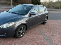 Gebraucht Kia Ceed 143 PS (105 kW) 2010 Grau Kleinwagen