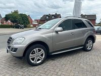 Gebraucht Mercedes ML320 224 PS (164 kW) 2009 Silber SUV
