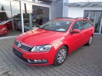 Gebraucht VW Passat 105 PS (77 kW) 2012 Rot Kombi