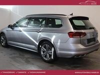 Gebraucht VW Passat R-line 150 PS (110 kW) 2022 Pyritsilber metallic Kombi