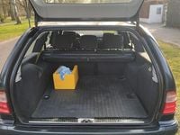 Gebraucht Mercedes E220 Classic 143 PS (105 kW) 2002 Blau Kombi