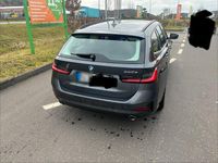 Gebraucht BMW 320e 204 PS (150 kW) 2022 Grau Kombi