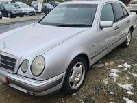 Gebraucht Mercedes E290 129 PS (94 kW) 1998 Silber Limousine