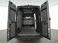 Gebraucht VW Crafter 140 PS (102 kW) 2024 Indiumgrau Van