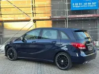 Gebraucht Mercedes B250 AMG line 211 PS (155 kW) 2017 Blau Kleinwagen