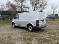 Gebraucht VW T6.1 150 PS (110 kW) 2021 Silber Van