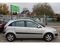 Gebraucht Kia Rio EX 97 PS (71 kW) 2006 Silber Kleinwagen