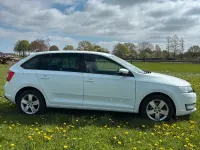 Gebraucht Skoda Rapid Style 116 PS (85 kW) 2015 Weiß Kleinwagen