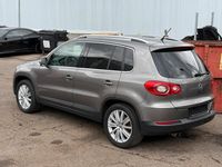 Gebraucht VW Tiguan Team 140 PS (102 kW) 2010 Grau SUV