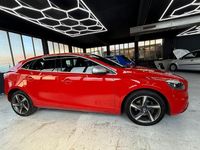 Gebraucht Volvo V40 Kinetic 120 PS (88 kW) 2015 Rot Limousine