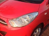 Gebraucht Hyundai i10 70 PS (51 kW) 2012 Rot Kleinwagen
