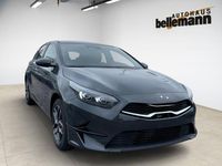 Neu Kia Ceed Style 140 PS (102 kW) 2026 Grau Kleinwagen